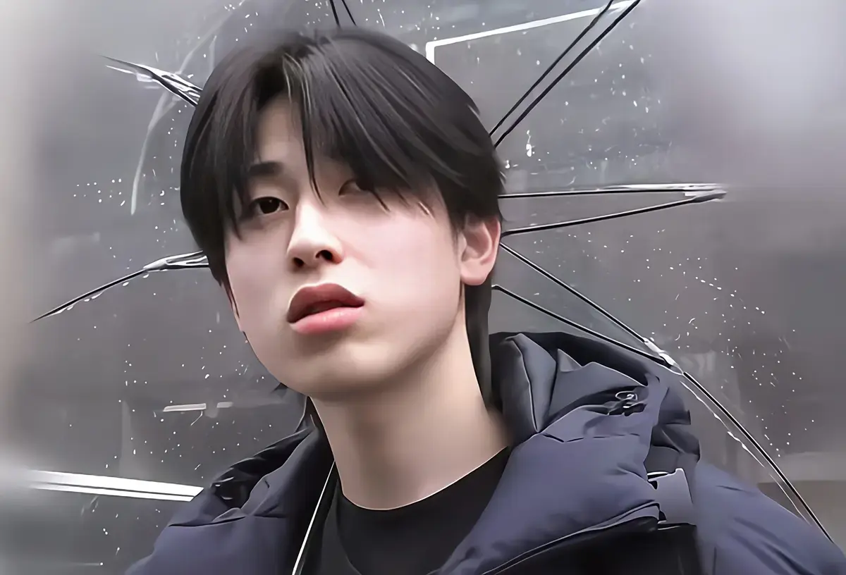 《雨中撑伞采访三部曲》日本帅哥jukiya雨中采访太戳了-雨伞小哥哥三部曲全网封神-免费超清完整版速看